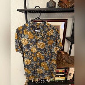 Original Use Men's Floral Button Down Shirt - Gray and Gold